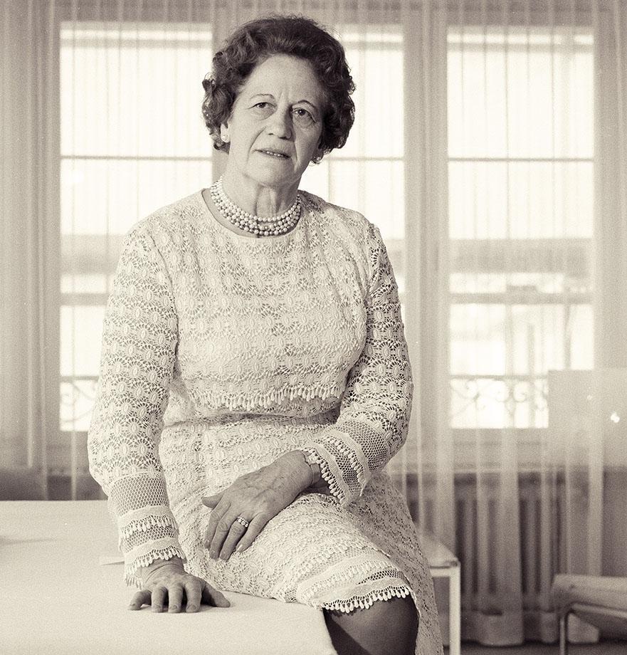 Portrait of medium Beatrice Brunner from the seventies