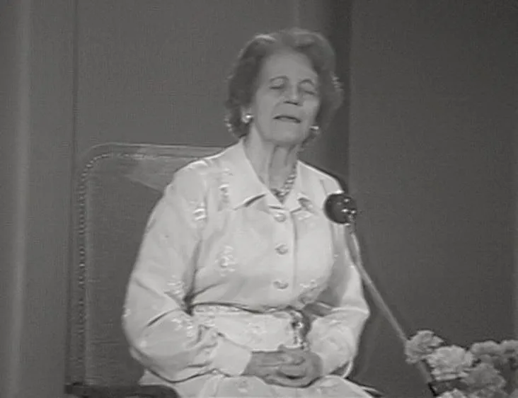 Medium Beatrice Brunner in trance during a lecture by spirit-teacher Joseph, recorded on video for the first time